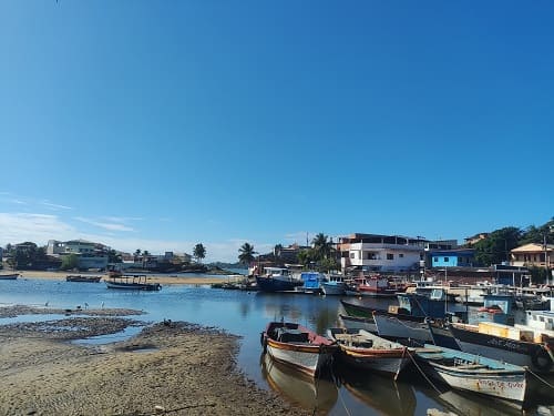 Explore a Tranquila Praia do Boião em Guarapari, Espírito Santo