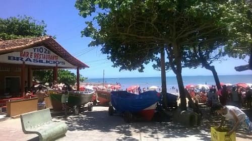 Se você está em busca de um lugar para relaxar em contato 

com a natureza, a Praia da Ponta da Fruta, localizada em Vila 

Velha, no Espírito Santo